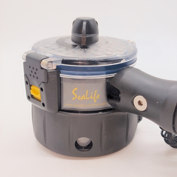 Sealife SL960D Underwater Dive Flash with Mount - Picture 3 of 8